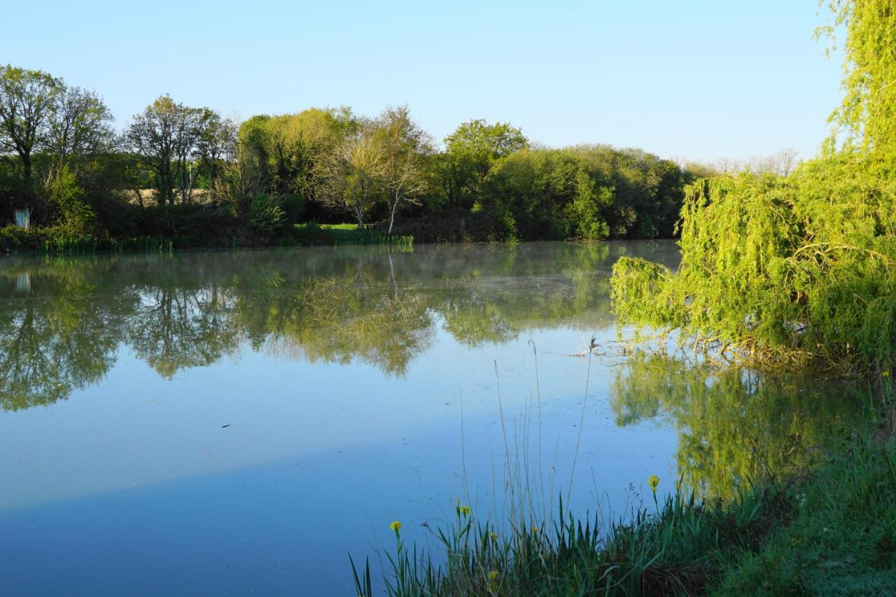 Le Chemin Bed & Breakfast Challignac Bagian luar foto